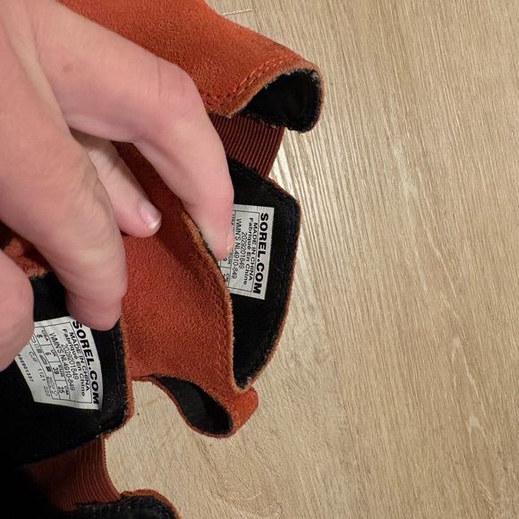 Sorel Women's Warp Red Ankle Boots - Picture 4 of 9